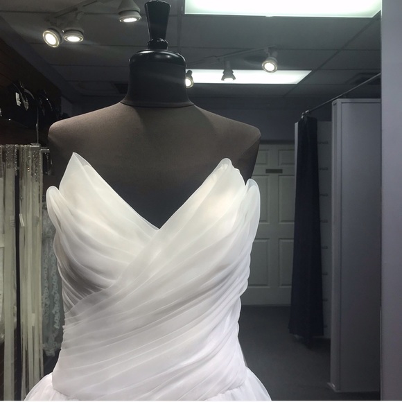 Lia Mia - Style J101 - Size 14 - Ivory - Picture 3 of 4